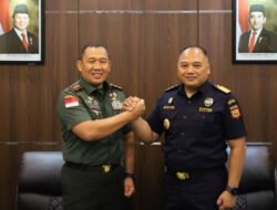 Sinergi Bea Cukai dan TNI, Perkuat Pengawasan di Jatim dan Kalimantan Barat