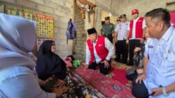 Bencana Puting Beliung Landa Lamtim, Azwar Hadi Salurkan bantuan lewat PMI.