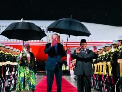 Presiden Prabowo Sambut Hangat Kedatangan Presiden Erdogan di Bandara