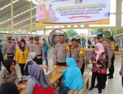 Dukung Asta Cita, Polisi Gelar Bakti Kesehatan di Pasar Lebak Budi Bandar Lampung