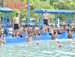 “KOLAM RENANG LAUT ANGGARAKSA, MENJADI ARENA LATIHAN PRAJURIT YONIF 7 MARINIR”