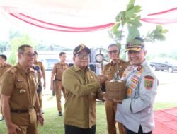 Jaga Keseimbangan Lingkungan, Pj. Gubernur Lampung Tanam Pohon di Ruas Tol Bakauheni-Terbanggi Besar
