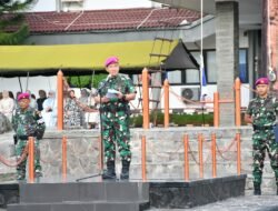 Brigif 4 Mar/BS: Danbrigif 4 Mar/BS Beserta Ibu Ketua Cabang 7 PG Kormar Pimpin Apel Gabungan dalam Rangka Halal Bihalal Idulfitri 1446 H di Wilayah Lampung