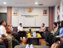 Wamenpora Taufik Terima Bupati Tana Toraja, Bahas Pengembangan Pemuda dan Olahraga