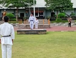 PRAJURIT YONIF 7 MARINIR MENGIKUTI KEGIATAN LATIHAN BERSAMA DAN UJIAN KENAIKAN TINGKAT KARATE