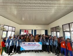 Bhabinkamtibmas Polsek Waysulan Beri Penyuluhan Bahaya Narkoba dan Bullying kepada Siswa SMP Kautsar