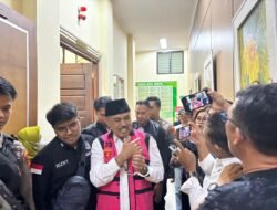 JPU Kejari Pringsewu bacakan dakwaan korupsi dana hibah LPTQ dalam sidang perdana Terdakwa Drs. Heri Iswahyudi, M.Ag.