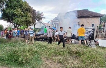 Polisi Datangi TKP Kebakaran Rumah Milik Warga LK 5 Pasar Banjit