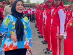 Bunda Eva Dwiana Meninjau Langsung Anak-Anak Paskibraka