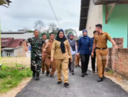Bunda Eva Dwiana Pantau Perbaikan Jalan, Pastikan Jalan Kini Lebih Nyaman