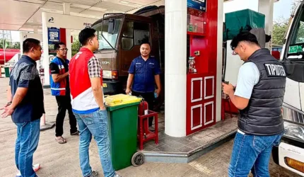 Pertamina dan Polres Lamtim Pantau Antrean Biosolar dan Pertalite di SPBU Metro Kibang